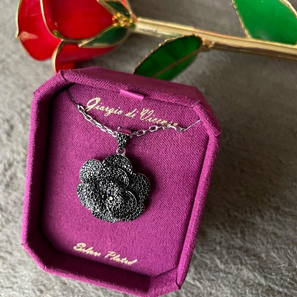 Women’s necklace, black rose necklace,Silver Plated Black Flower Necklace - Picture 7 of 10